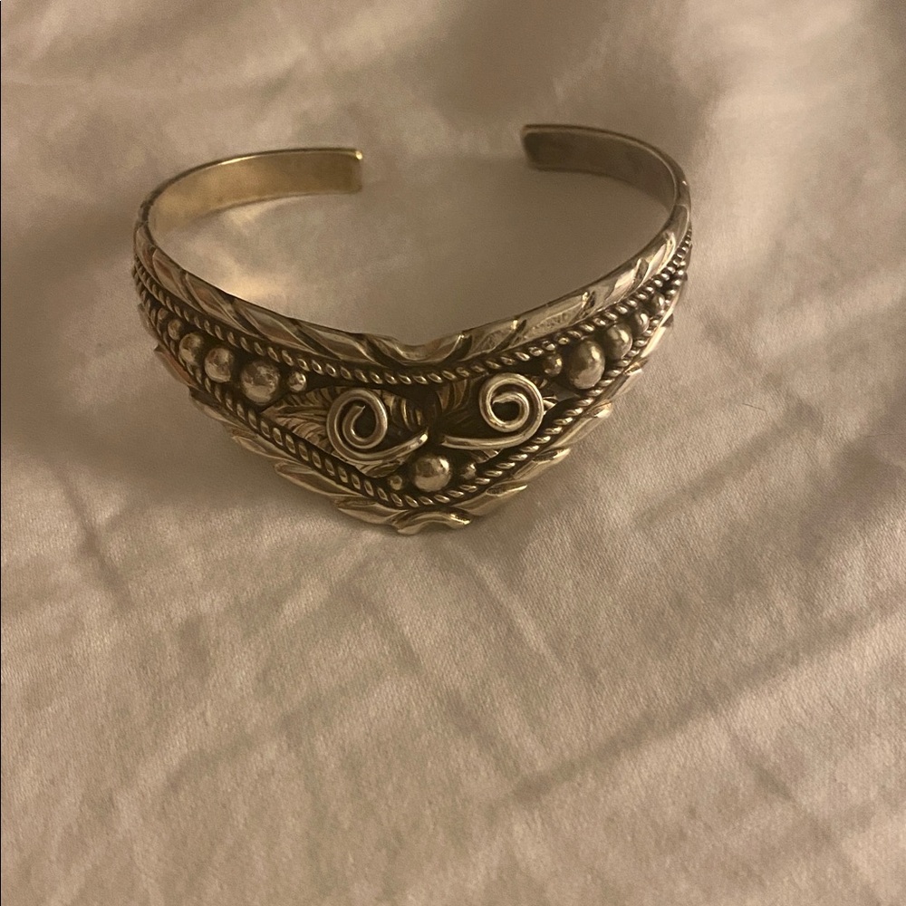 Elegant sterling silver  Women's Cuff Bracelet - Picture 3 of 3